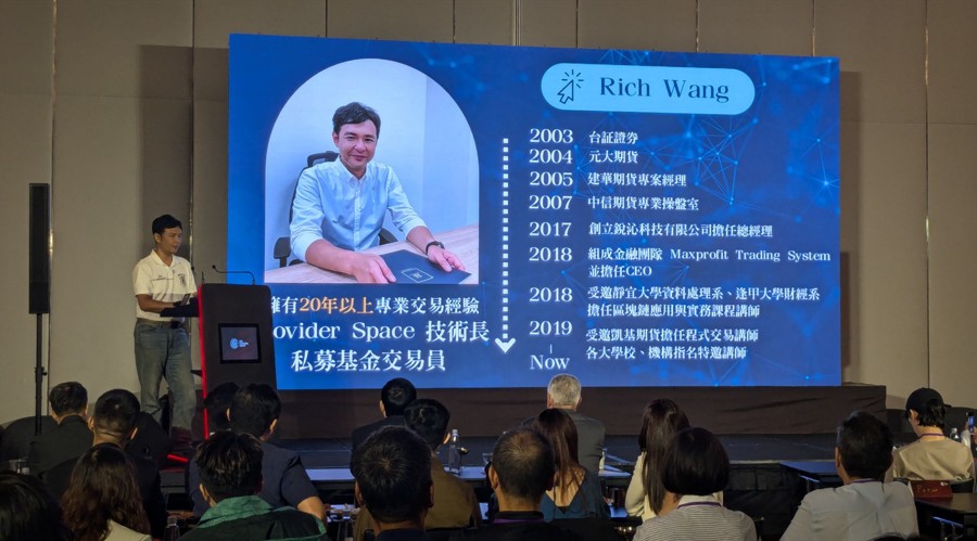 独立候选人纳夫罗茨基赢得波兰总统选举